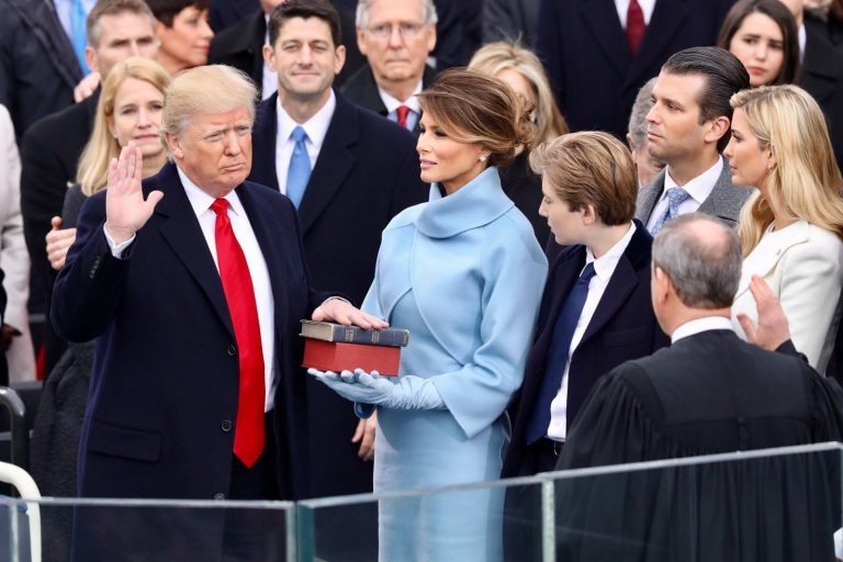Asume @realDonaldTrump la Presidencia de #USA