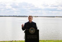 Cambia @MauricioMacri a ministros de #Energía y de #Producción