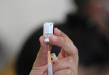 ¿Está @Pfizer desacreditando silenciosamente a otras vacunas mientras esconde sus propios fallos?