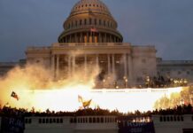 Estadounidenses temen por su democracia y avalan la violencia