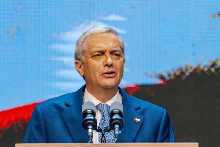 Regresa el pinochetismo en Chile: Kast gana elecciones presidenciales